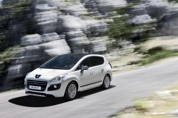 Peugeot 3008 HYbrid4 
