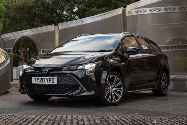 Според вече малко остарелите данни на DataForce първото място у нас е за Corolla с 918 продажби, пред Toyota C-HR с 625 и Dacia Sandero с 553. Последните данни за регистрациите в МВР обаче показват малко променена картина: Corolla запазва първото място, но с все по-малък аванс пред Dacia Duster. 
