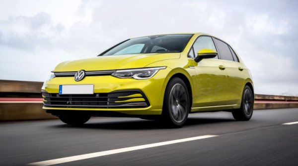Някога Golf доминираше на близо половината европейски пазари. Сега запазва първата си позиция само на един, макар и той да е най-големият. Продажбите от началото на годината са 56 002, доста повече от втория VW T-Roc - 39 268. Третото място също е за Volkswagen с кросоувъра Tiguan, нататък следват Opel Corsa, VW Passat, BMW 3 Series, VW Transporter, Audi A3, Mercedes C Class и MINI Hatch. 

