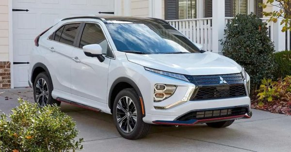 Климатичните и географските условия на острова предполагат предпочитание към по-високопроходими модели - всъщност единствените две коли в Топ 10, които не са SUV, са Toyota Yaris, на шесто място, и електрическият Nissan Leaf, на седмо. Eclipse Cross държи първата позиция с 1101 регистрации, следват го Toyota RAV4, Dacia Duster, Toyota Land Cruiser и Hyundai Tucson. 
