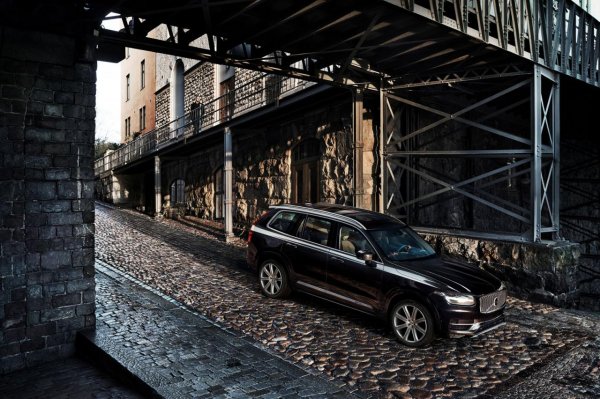 Volvo XC90 First Edition 