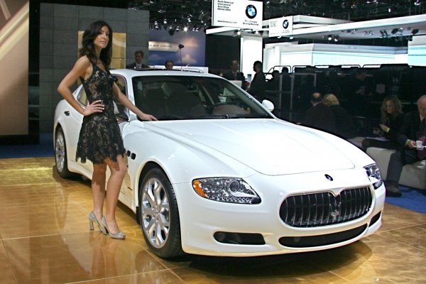 Момичетата на автосалон Детройт 2009