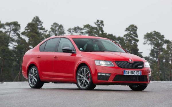 Третото поколение на Skoda Octavia дебютира през 2012 г. Въпреки техническата революция (лифтбекът е първата Skoda на модулната платформа MQB), екстериорът на машината, създаден от Йозеф Кабан, беше изчистен, консервативен и като цяло се прие добре от публиката. 
