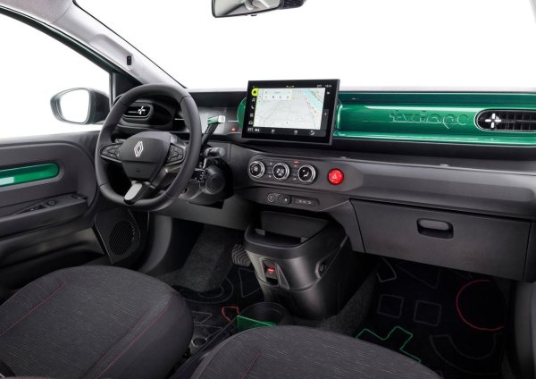 Размери: 3790/1720/1490 мм

Багажник: 360 литра

Мощност / Пробег: 82 к.с./263 км

Цена: от около 20 000 евро.
