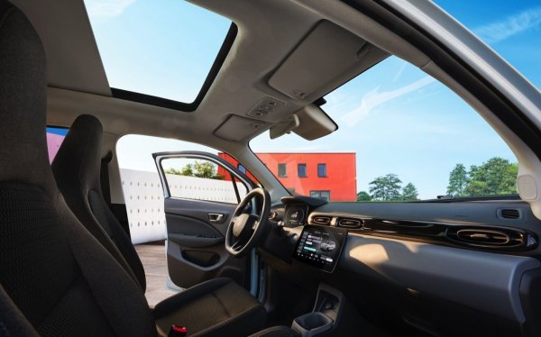 Размери: 3620/1650/1570 мм

Багажник: 210 литра

Мощност/Пробег: 95 к.с./265 км

Цена: от 18 900 евро.
