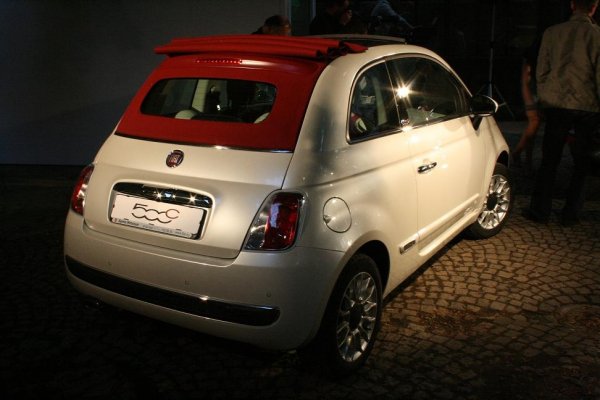 Българската премиера на Fiat 500C - кабрио версията на познатото бижу Fiat 500 