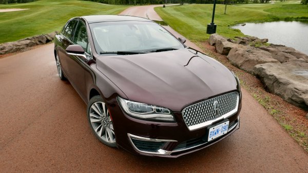 Lincoln MKZ Hybrid - поевтиняване с 54,5%
