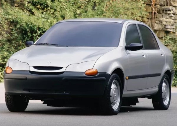 За щастие, C88 остава еднократен експеримент и Porsche намира финансово спасение в друг семеен модел - Cayenne SUV и неговите наследници. Фактът обаче, че компанията решава да произведе C88, доказва, че дори най-упоритите германски автомобилни производители са подвластни на криза на идентичността.

В крайна сметка, C88 е може би най-странната концепция на Porsche. Не защото е радикална или футуристична, а защото е толкова обикновена. Porsche "за хората" е напомняне, че дори легендите преминават през неудобни периоди.
