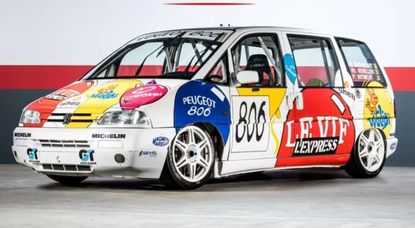 Създаден за категорията Class 2 Super Touring на Spa 24 Hours през 1995 г., с двигател с 280 к.с., този миниван е истински любимец на феновете.
