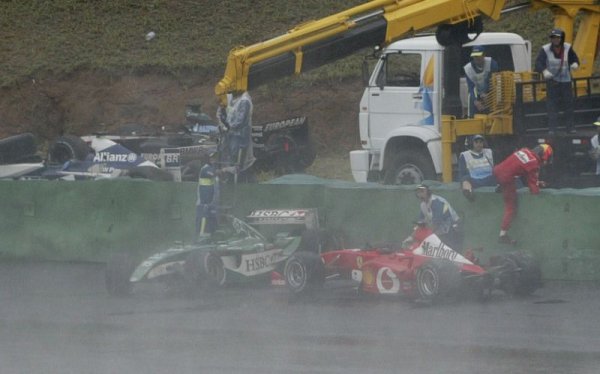 е всеки шокиращ победител е еднократен победител. Понякога има пилоти които просто нямат толкова късмет, но той по-късно се усмихва и изстрелва кариерата им. Такъв човек на трасето Интерлагос през 2003 година е Джанкарло Фисикела.

Гран при на Бразилия 2003 се счита за най-доброто  и уникално състезание в историята на Формула 1: с едва 8 класирали се на финала болида (един от които всъщност катастрофира) и период от цели две седмици преди да бъде решено кой е истинският победител. Отново става въпрос за дъждовна надпревара и отново много от претендентите забиват колите си в стените извън трасето. Дори Михаел Шумахер е жертва на реката, която се образува на третия завой на пистата.