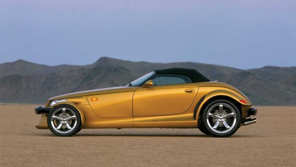 Идеята за създаване на сериен &bdquo;хот род&rdquo; принадлежи на легендарния Боб Луц &ndash; един от епохалните мениджъри на американската автомобилна индустрия, под чието давление са разработени и други по-неконвенционални машини сред които Dodge Viper, Pontiac Solstice, Cadillac CTS и даже електрическия Chevrolet Volt.

Разработката на Prowler започва през 1992 година, но продължава &bdquo;цяла вечност&rdquo;: вместо за планираните 6 месеца, автомобилът достига до конвейера чак след около 5 години. Болезненият перфекционизъм на създателите, насложен с куп организационни проблеми, се оказва наистина ужасно нещо.

За задвижването на атрактивната машина се грижи 3,5-литров V6, доставящ 257 конски сили и позволяващ ускорение от 0 до 100 км/ч за 6 секунди. За 4 години са произведени едва 11702 автомобила (8532 с емблемата на Plymouth и 3170 с тази на Chrysler).