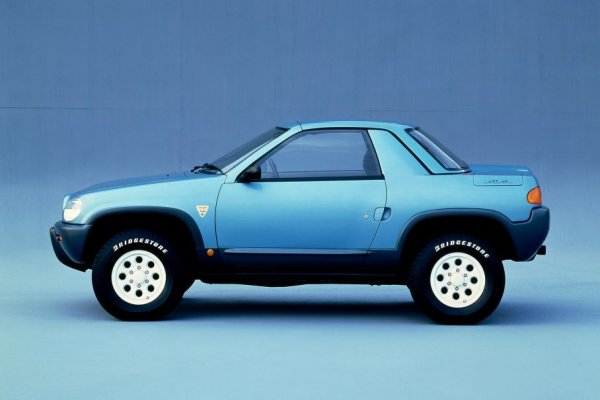 Техническата част на Judo не отстъпва на външните специални ефекти: двулитров турбомотор с 210 конски сили и модерна система 4х4 ATTESA (Advanced Total Traction Engineering System for All-Terrain), която по-късно се появява при суперкупето Nissan Skyline GT-R. Ускорението до 100 км/ч става за около 7 секунди, на което могат да завидят доста спортни коли.