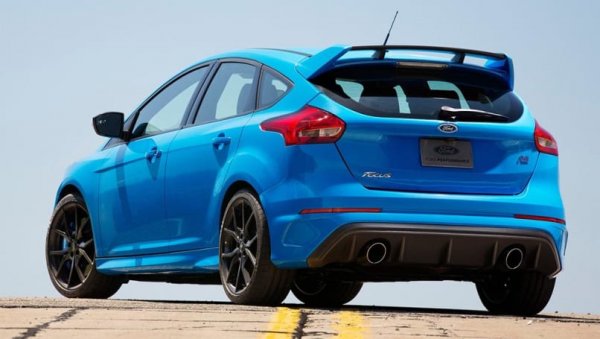 Агресивният хечбек може да достигне максимална скорост от 265 км/ч, като ускорява от 0 до 100 км/ч за 4,7 секунди. За това помага и системата за задвижване на четирите колела, която превръща Focus RS в много вълнуващ автомобил дори при лоши атмосферни условия.
