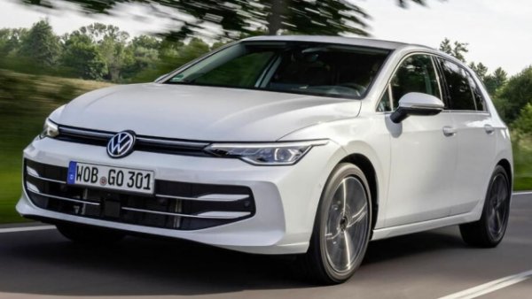 Колата, която успя да се превърне в синоним на дизелов двигател. И успя да го изстреля до символ на спортното удоволствие от шофирането. И в осмото си поколение Volkswagen Golf запазва почти пословичния си дизайн на автомобил от C-сегмента. Дължината е 429 см с обем на багажника от 381 литра. 

Все по-технологичен в оборудването, но все още разчитащ на четирицилиндровия 2.0-литров Tdi дизелов двигател. Предлаган е във версия със 116 к.с. и 6-степенна ръчна скоростна кутия, като има разход на гориво от 4.2 л/100 км. Другата версия е със 150 к.с. за 5.4 л/100 км и 7-степенна DSG трансмисия с двоен съединител.