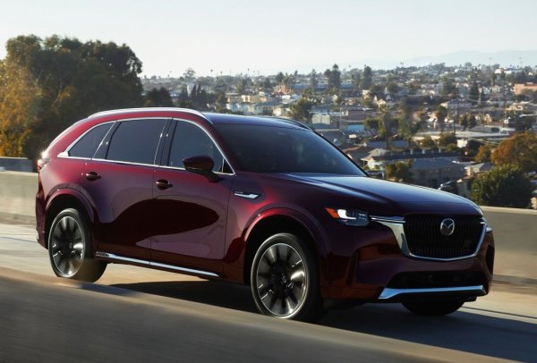 Японският SUV изглежда по-надеждeн, но 11 сервизни акции само за една година казват друго. Ремонтът е кошмарен - дори подмяната на ангренажната верига изисква премахване на двигателя.