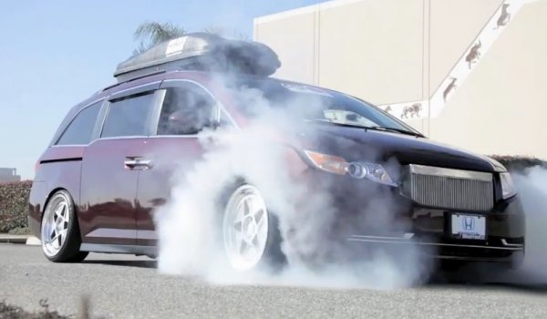Honda Odyssey с тунинг на Bisimoto Engineering