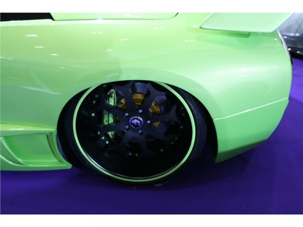Доработено Murcielago LP640 от Liberty Walk & LB Performance, снабдено с регулируемо окачване / Токио 2009