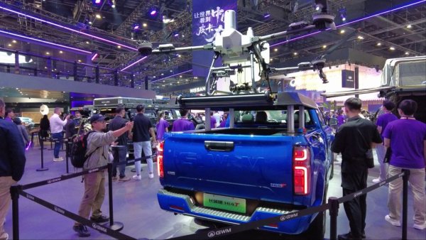 Hi4 - комбинация от hybrid, intelligent и 4х4 - e цяла гама от хибридни предложения, собствена разработка на GWM. Обикновеното Hi4 e с фокус върху семейни автомобили, Hi4-Z e за по-проходими SUV и работни машини, а Hi4-T е версията за най-мощните офроудъри. 

