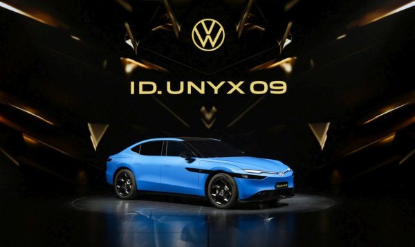 Германският гигант ускорява създаването на нови предложения специално за китайския пазар. В Пекин, VW представи новия си седан ID. UNYX 09, разработен съвместно с Xpeng, средноразмерния кросоувър ID. AURA T6, и един интересен концепт от новата си китайска дъщерна марка Jetta - JETTA X.
