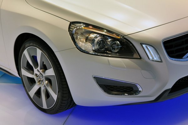  Volvo V60 Plug-In Hybrid