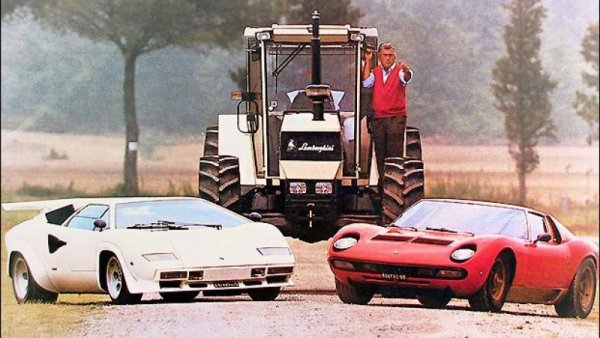 Lamborghini все още прави трактори. Първите селскостопански машини на Феручо били сглобени от каквото му попадне след войната. Днес тракторите с разярения бик могат да струват до 300 000 евро. 
