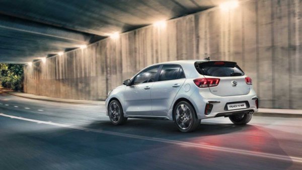 Също като Hyundai i20, и Kia Rio е едно от последните относително достъпни предложения в сегмента на суперминитата. Тук ръстът на годишна база е цели 173 процента. 
