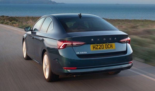 В разгара на кризата за чипове Skoda остави Octavia на заден план в полза на по-скъпите си модели. Сега най-после натрупаните поръчки започват да се изпълняват и редултатът е цели 183% ръст на годишна база. Тук са включени 38 бройки Octavia RS и 4 Octavia Scout. 

