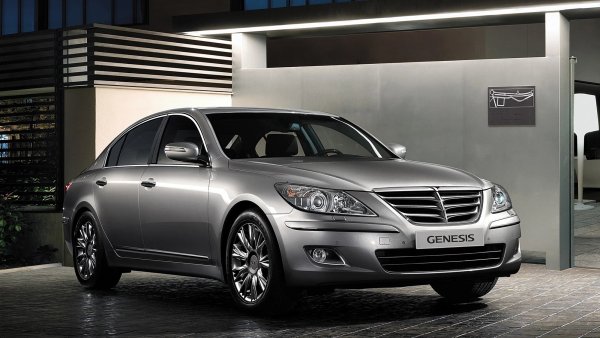 Модели - Hyunda Equus, Genesis, Grandeur, Santa Fe и Sonata; Kia Opirus и Sorento.

Основни проблеми - разход на масло, разтягане на ангренажната верига, течове на масло, всмукателен колектор.

Този двигател е добре познат на собствениците на Hyundai Santa Fe, Grandeur и Kia Sorento от средата на 2000-те. Атмосферният 3,3-литров V6 G6DB е алуминиев блок с верижно задвижване на ангренажа. Основният проблем с двигателя е разходът на масло, който често започва след 100 000 км. Причината е коксуване на пръстените за скрепване на масло.