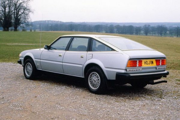 Изцяло алуминиевият двигател е създаден на базата на американския Buick 215 от 1960 г., който се използва за Buick и Pontiac. General Motors го продава на Rover, чиито инженери го модернизират, за да подобрят надеждността. Поради доброто съотношение между мощност, въртящ момент и ниско тегло, той се използва широко в различни модели на компанията, например в Rover SD1 3500, Land Rover, MG, Morgan и TVR. В целия му производствен обемът се увеличава от базови 3,5 л до 4,6 л. Двигателят се използва в следните модели: Ginetta G33, Land Rover Series II, 110/130, Defender, Discovery, Range Rover, Leyland P76, MGB GT V8, MG RV8, Morgan Plus 8, Rover P5, P6, SD1, Triumph TR8, TVR 350i, Chimaera, Griffith и V8S.