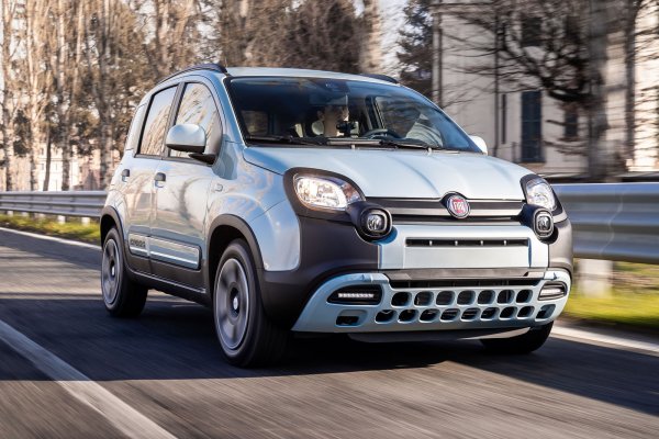 Продажбите на Fiat се задържат на същите нива като преди година - 97 110 автомобила. На фона на общото свиване това е достатъчно да увеличи пазарния дял с 0.4%.  

