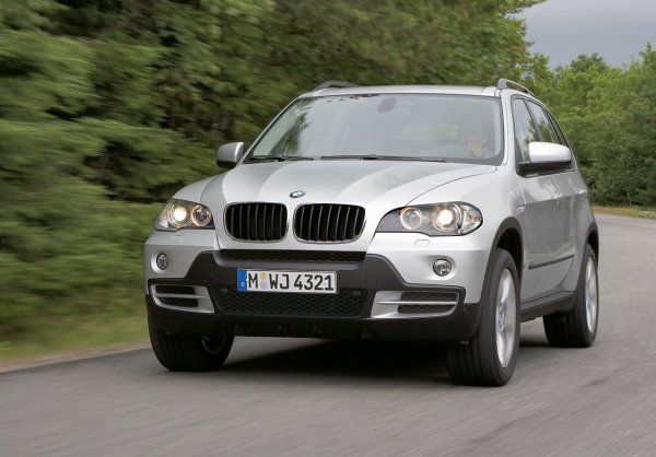 Внимание: Премиум модел на сравнително достъпна цена, която може да съсипе бюджета. E70 е един от най-красивите и удобни кросоувъри на своето време. Но на вторичния пазар често се превръща в катастрофа.

Препоръка: Колата е за фенове на марката, а не за тези, които искат безпроблемно.
