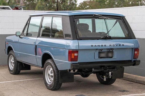 След SD1, Гари сменил няколко Range Rover, отново употребявани, преотстъпвани му от един приятел, който бил установил на практика, че след 80,000 км пробег се задейства механизмът за самоунищожаване. "Това им беше като вградена функция", смее се Олдман. "Но са красиви, съблазнителни коли". 
