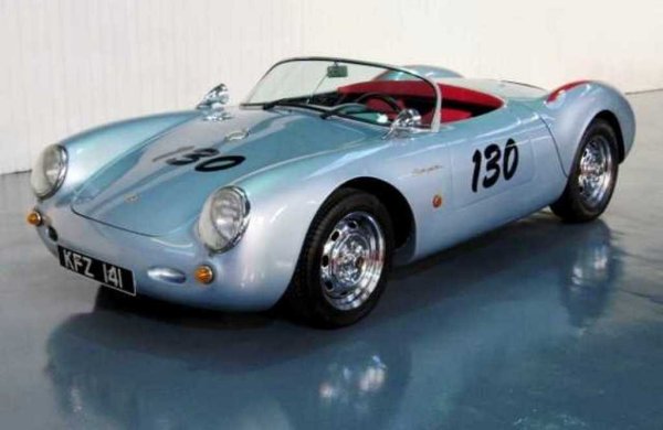 Оригиналното Porsche 550 Spyder е истинска легенда в автомобилния свят - не на последно място и като колата, убила Джеймс Дийн. Олдман притежава реплика от прочутия американски специалист Чък Бек. "Копие е, предимно от фибростъкло. Махнах й емблемите, защото не е истинското Porsche", обяснява Гари. "Съжалявам, но няма смисъл да обикалям наоколо и да се преструвам, че е обратното. Купих я евтино, пребоядисах я. Иначе има 4-цилиндров боксер от Volkswagen... Когато я караш, разбираш защо Джеймс Дийн не е имал никакъв шанс... Но е много готина кола да се размотаваш по улиците". 
