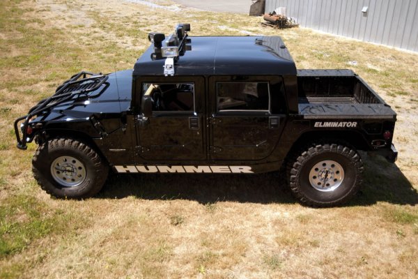 Този Hummer H1 е последната кола на Тупак Шакур