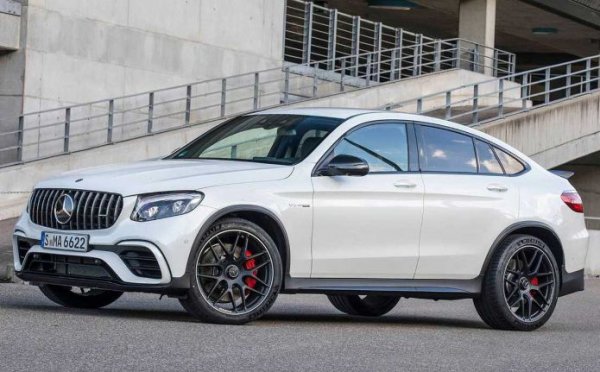 Разкошен автомобил, но науката не е на това мнение, тъй като се оценяват само съотношението, а не формите.  
