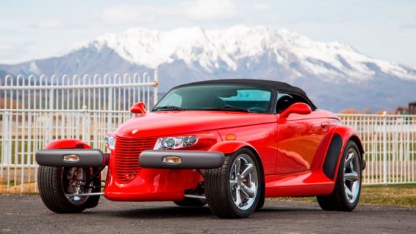 Този автомобил всъщност повече прилича на експериментална машина, отколкото на серийно превозно средство. И изглежда като напълно подходящ за използване на Хелоуин или когато искате да стреснете някой. В същото време обаче той вдига 100 км/ч за по-малко от 6 секунди, така че трябва да бъде приеман напълно сериозно.