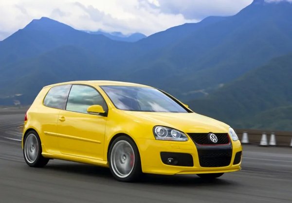 МВР не води статистика на типовете двигатели, но ако водеше, 1.9 TDI на VW несъмнено щеше да е в първата тройка в България, ако не и на върха й. В магазините за употребявани части най-много се търси последната му версия с помпа-дюза. Този двигател се използва масово при Volkswagen, Audi, Skoda, Seat до 2011, и спокойно може да издържи и един милион километра без сериозни проблеми. Но също така има и немалко слаби места, изискващи грижи. . 
Най-честата причина за гибел на този мотор е скъсан ангренажен ремък. Но не са рядкост и случаите на повреди заради попадане на дизелово гориво в маслото - това води до износване на лагери и даже до повреда на разпределителния вал. Същият резултат се получава и ако се използва некачествено масло, несъответстващо на стандарта VW 505.01.
