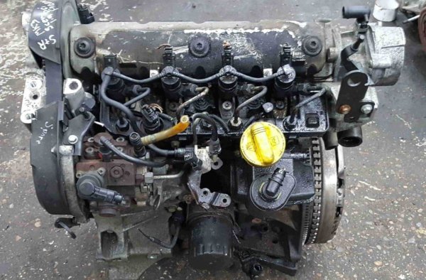 Защо този двигател може да умре? Най-често се износва маслената помпа, което на свой ред причинява износване на биелните лагери. Затова е задължително периодично да се проверява масленият филтър за наличието на метални микростружки. Трябва да се прави на всеки 3-5 хиляди км. При проблем трябва да смените не само биелните лагери, но и маслената помпа. Естествено, ако сменяте дефектната помпа с втора употреба, първо трябва да разглобите "новата" и да прегледате дали няма следи от износване и при нея. В противен случай проблемите ще продължат дори след основен ремонт. В най-лошия случай ще пострадат и шийките на коляновия вал.
