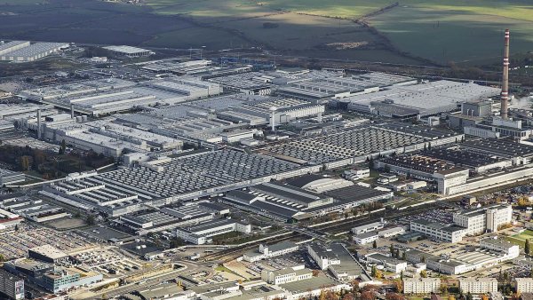 Най-продаваната Skoda в Европа е Octavia, която в почти тридесетгодишната си история никога не е напускала фабриката в Млада Болеслв - град в Чехия, на почти 60 км от столицата Прага.

Следователно седанът Octavia и Octavia Wagon (комби) се раждат в историческата чешка централа на Skoda, която е произвела повече от 15 милиона автомобила от 1905 насам.