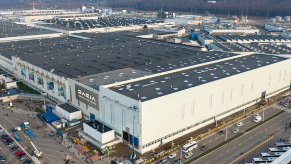 Това е вторият автомобил на достъпната марка на Renault в списъка и подобно на Sandero има множество родни места. По-голямата част от производството се извършва в завода в Миовени - град в Румъния, на 130 км от Букурещ. Производственият капацитет на завода (на снимката) надхвърля 300 000 единици годишно.

За пазарите на Турция и няколко други страни в останалата част на света тази Dacia се произвежда в завода на Oyak Renault в Бурса.