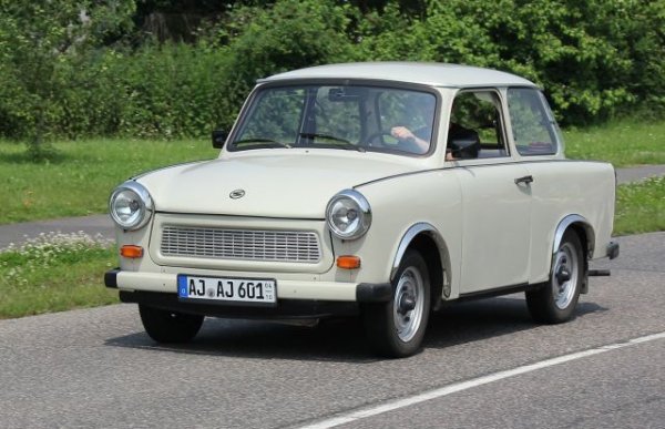 Автомобилът-символ на социализма по някакъв странен начин не губи обаянието си. У нас тази година има две новорегистрирани бройки - една от класиката 601 и една от късната производствена серия 1.1 U. 
