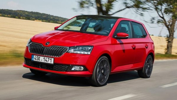 Skoda дълги години бе сред най-евтините марки в България благодарение на много симпатичния Citigo. От 2020 обаче той вече не се предлага и най-базовата Skoda e Fabia с еднолитров атмосферен бензин и 60 конски сили. Като компенсация за мудността тя предлага доста добро оборудване - климатроник (!), кожен мултифункционлен волан, 6.5-инчова мултимедия с USB и SD-карта. 
Впрочем с появата на новото поколение на Fabia през 2021 можем да очакваме и по-щедри отстъпки за остатъчните бройки от старото. 
