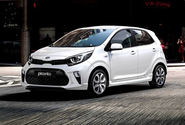 Най-малкото автомобилче в гамата на корейците идва с еднолитров мотор и 67 коня за базовата версия. Оборудвано е с климатик, предни електрически стъкла, радио с MP3 и USB, борд компютър и автоматични светлини.
