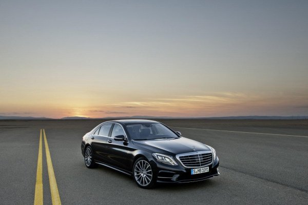 Mercedes S-Class дебютира в Хамбург