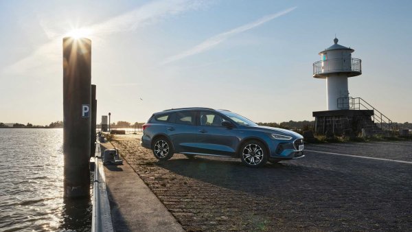 Цените на модела започнат от 23 200 евро, като и тук гамата от двигатели е доста обширна. Тя включва  бензинови, дизелови и хибридни версии (MHEV), чиято с мощност вариара от 120 до 155 к.с. 