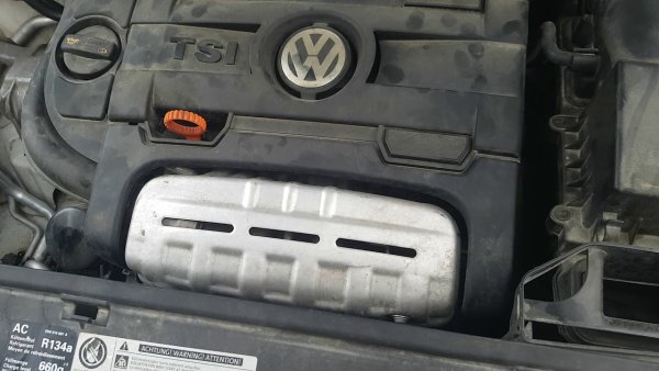 Въглеродните отлагания върху дюзите в горивната камера водят до лошо образуване на смес. За да се предотврати това, трябва да се използват добавки да бензин, а когато проблемът се задълбочи, трябва да бъдат демонтирани и измити при монтажа.