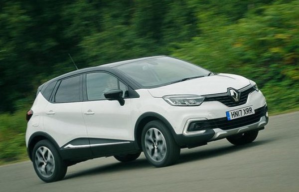 За тези пари клиентът получава стари модел, тъй като за новия ще трябва да се добави още известна сума. Независимо от това, първото поколение на Captur е добра кола, като търсите размери на хечбек и нисък разход на гориво, комбинирани с висока позиция на шофьорската седалка. Добрата новина е, че за този бюджет се намират предложения с малък пробег &ndash; под 20 000 км, но има и лоша &ndash; качеството на изработка не е най-доброто, а пространството отзад е малко.