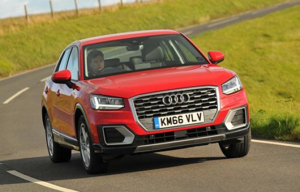 Това е колата, която доказва, че &bdquo;малко&ldquo; не означава непременно &bdquo;евтино&ldquo;, тъй като тя взима всичко отлични качества на по-големите модели на марката и ги поставя в компактна и атрактивна опаковка. Audi Q2 предлага смел дизайн, отличен интериор и спортно управление, а предимството му е, че ще запази прилична цена при бъдеща препродажба.