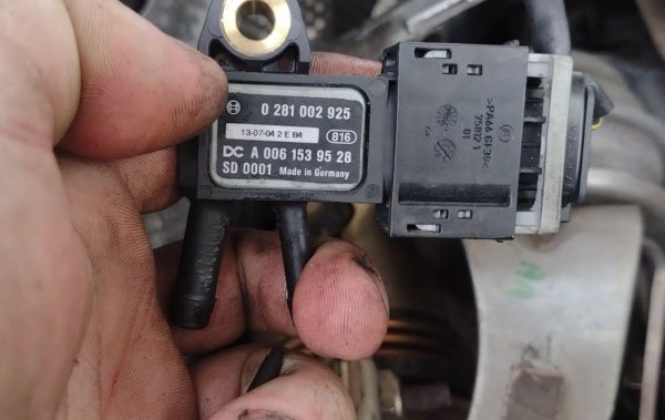 Освен основните изброени по-горе повреди, двигателят OM651 проявяваше редица често срещани проблеми, характерни за съвременните дизелови двигатели:

&bull;	Често запушване на филтри за частици (DPF).

&bull;	Повреди в системата за рециркулация на изгорелите газове (EGR).

&bull;	Повреда на топлообменниците.

Тези компоненти също изискват редовна поддръжка и водят до увеличени оперативни разходи.
