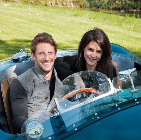 Французинът е сред най-опитните пилоти във Формула 1, тъй като вече е на 34 години. Той е женен за 4 години по-възрастната телевизионна водеща и журналистка Марион Жолз, с която излиза от 2009 г. През 2012 г. те се женят, като имат три деца – синовете Саша и Саймън са на 7 и на 5 години, а дъщерята Камила е на 3. Ромен и Марион много обичат да готвят и дори издадоха собствена книга с рецепти.